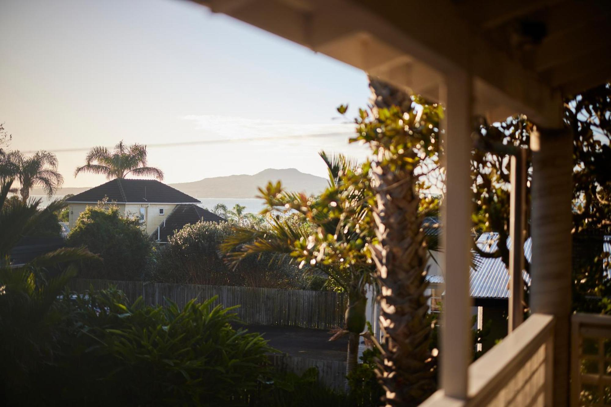 Emerald Inn On Takapuna Beach Окленд Экстерьер фото