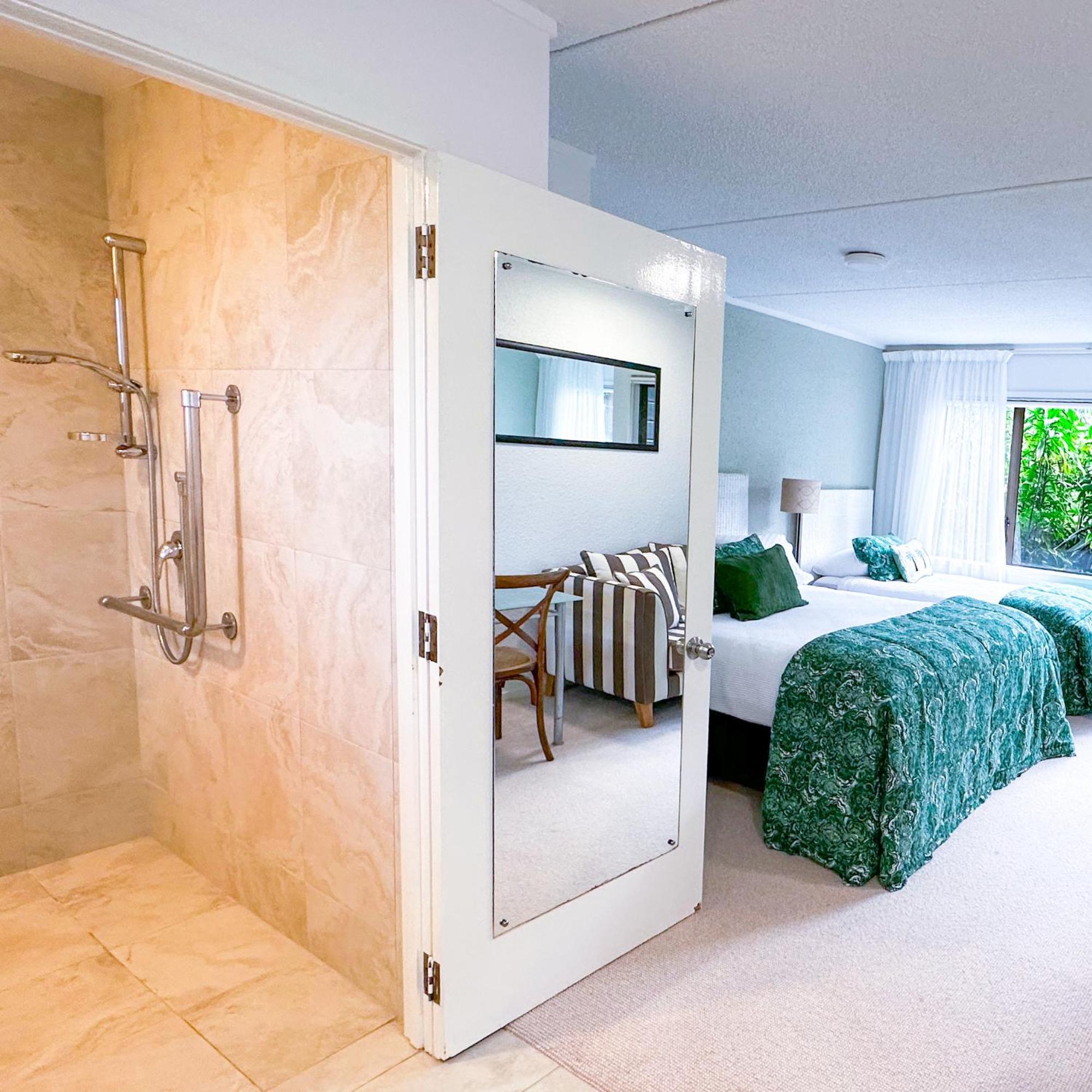 Emerald Inn On Takapuna Beach Окленд Номер фото