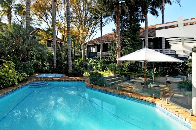 Emerald Inn On Takapuna Beach Окленд Экстерьер фото