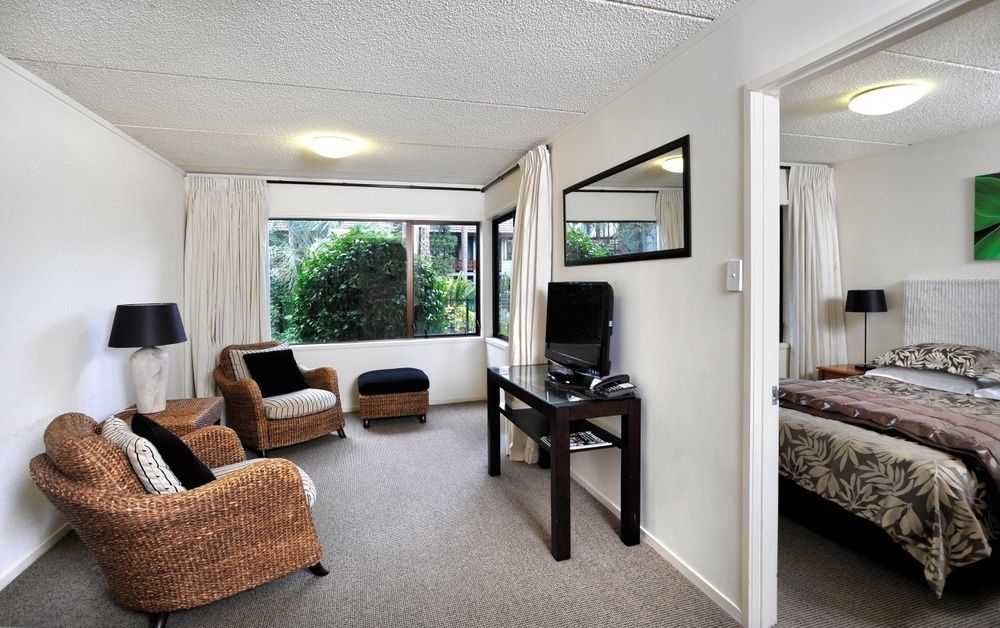 Emerald Inn On Takapuna Beach Окленд Экстерьер фото