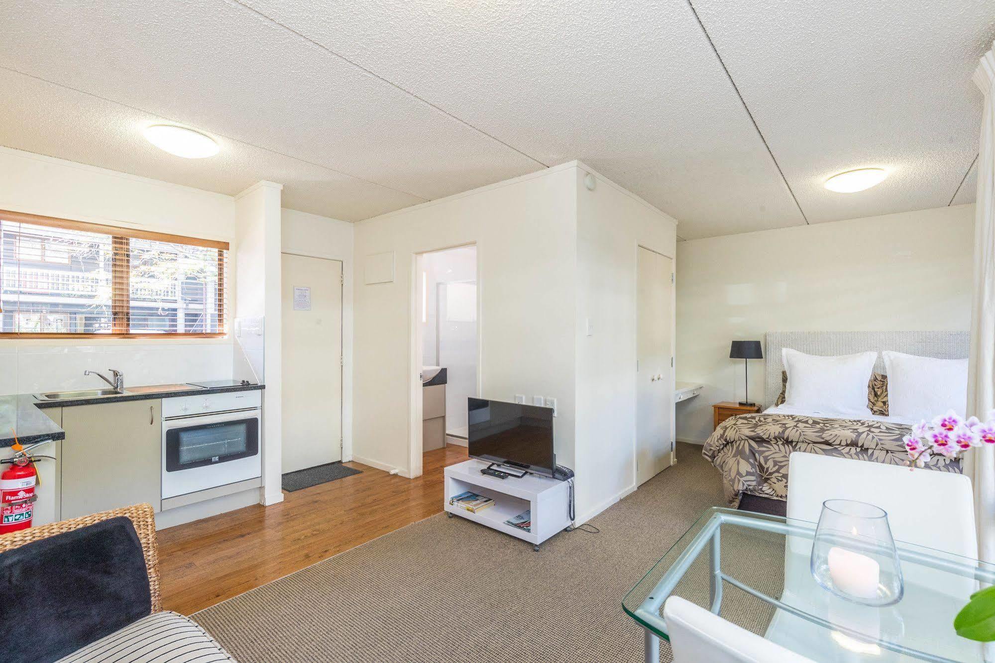 Emerald Inn On Takapuna Beach Окленд Экстерьер фото