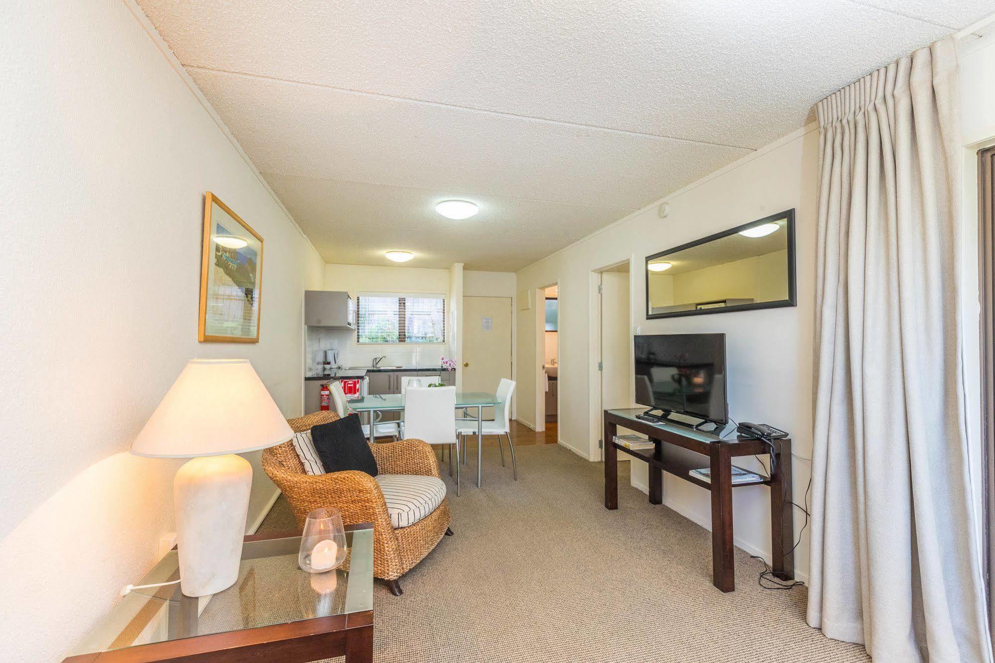Emerald Inn On Takapuna Beach Окленд Экстерьер фото