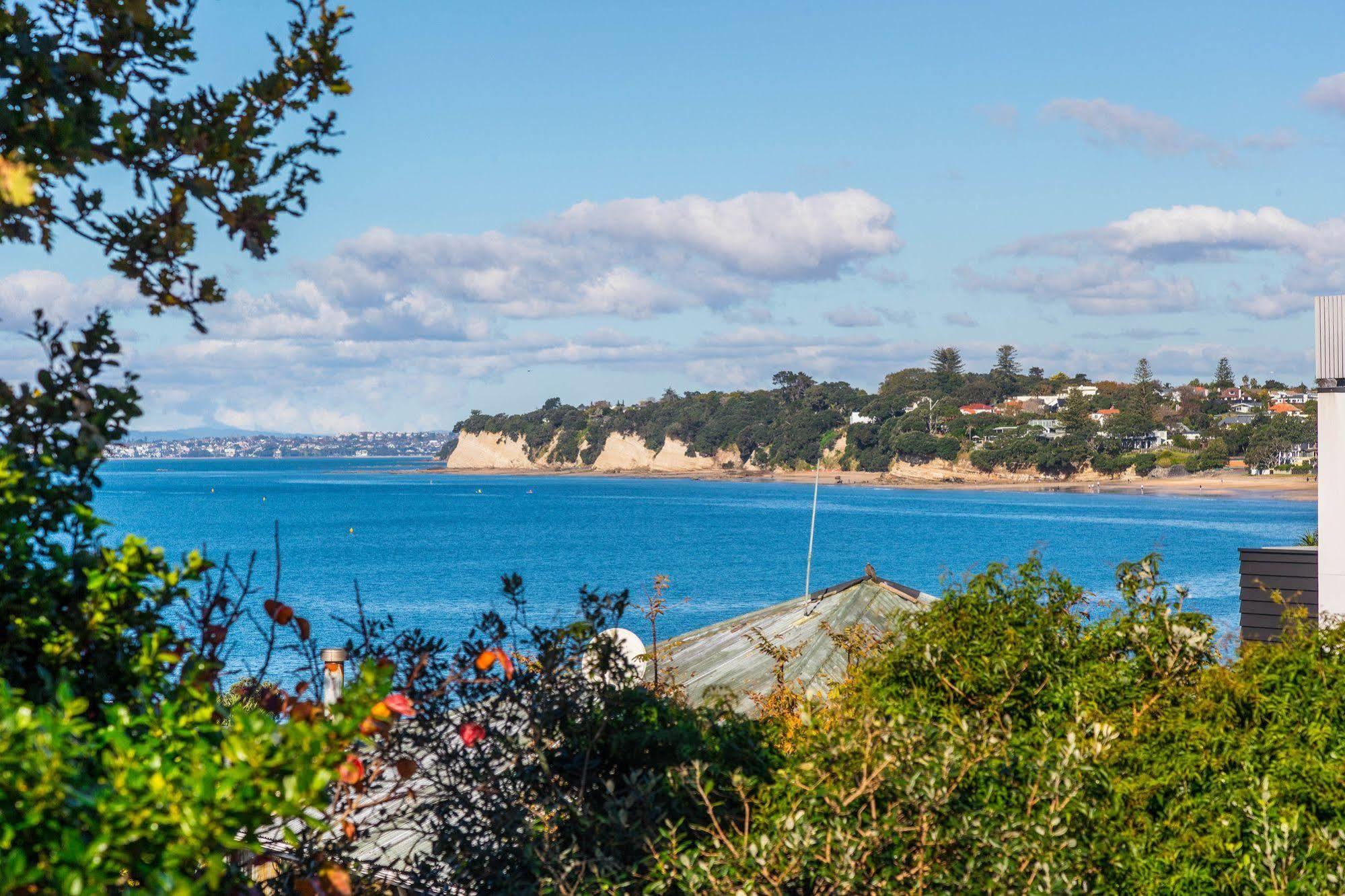 Emerald Inn On Takapuna Beach Окленд Экстерьер фото